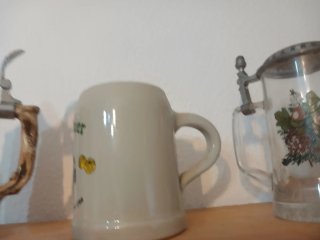 Brocche di birra in vetro e metallo