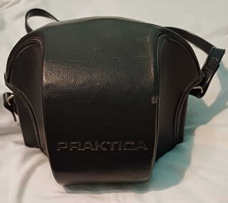 Praktica MTL5 + Pentacon 50mm f1.8 + Custodia