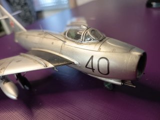 Escala 1:48 Maqueta Avión Mig-17