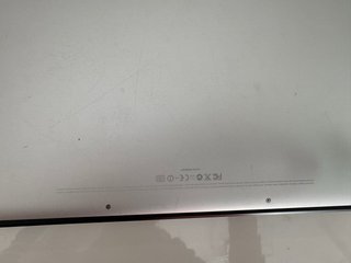 MacBook Pro Plata por Partes