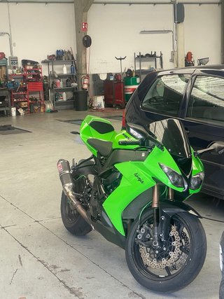 Kawasaki ZX10R 2009 - Moto Deportiva