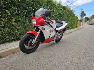 Yamaha RD500 Roja y Blanca