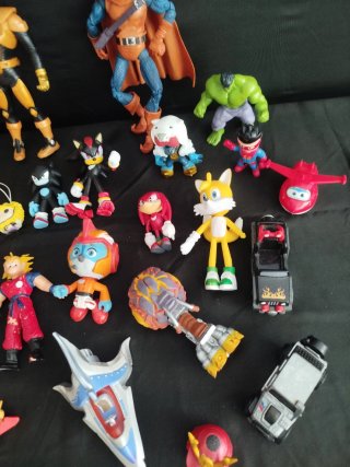 Set di action figure e giocattoli in PVC in plastica vari personaggi