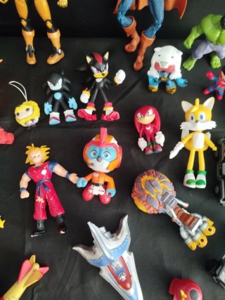 Set di action figure e giocattoli in PVC in plastica vari personaggi