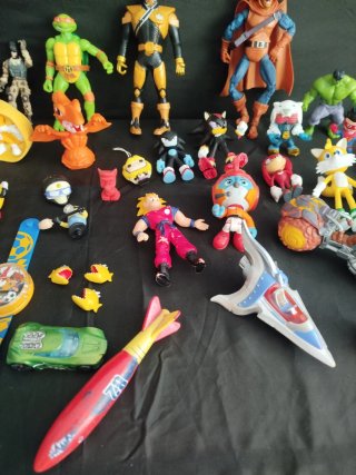 Set di action figure e giocattoli in PVC in plastica vari personaggi