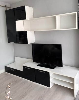 Muebles salón TV blanco y negro