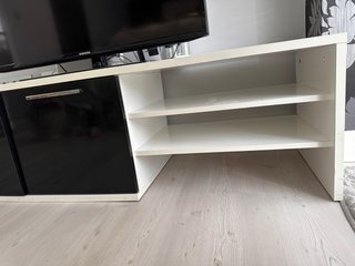 Muebles salón TV blanco y negro