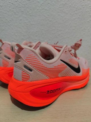Nike Vomero 18 Talla 40