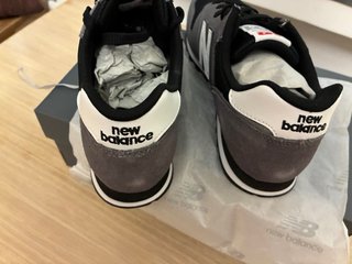 New Balance 373 Talla 41.5 Gris Blancas