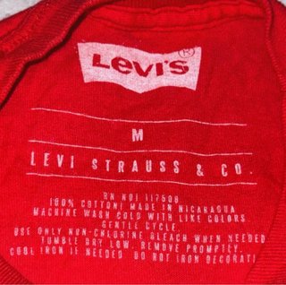 Camiseta Levi's Manga Larga Roja Gráfico Oso M