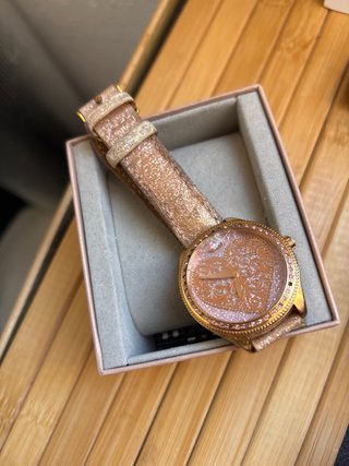 Reloj Guess Rosa y Dorado