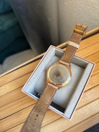 Reloj Guess Rosa y Dorado