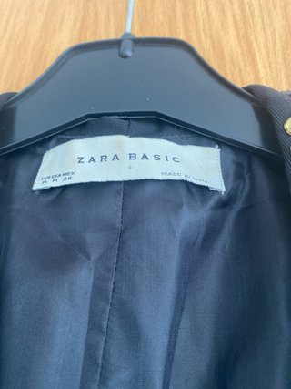 Chaleco Zara con pedrería Faltan dos botones