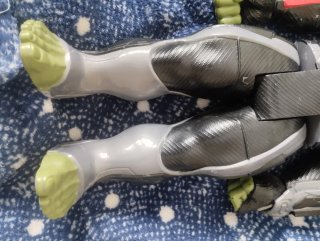 Figura Hulk Traje Cuántico Avengers 30cm