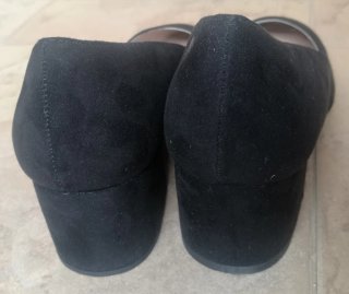Zapatos salón ante negro tacón ancho Whitemt