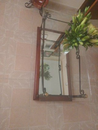 Tavolo da salotto in legno e vetro