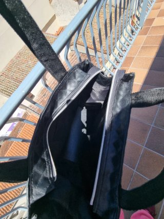 Bolso Hello Kitty Negro Acolchado