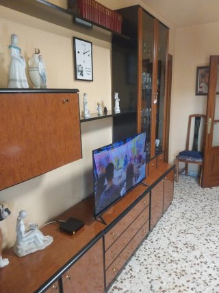Mueble de salón madera y cristal