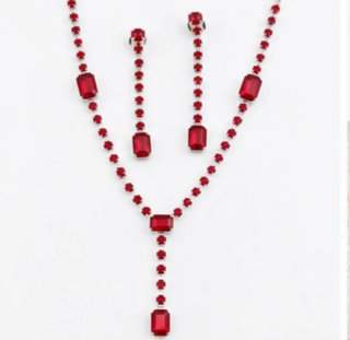 Conjunto Vintage rojo rubí.