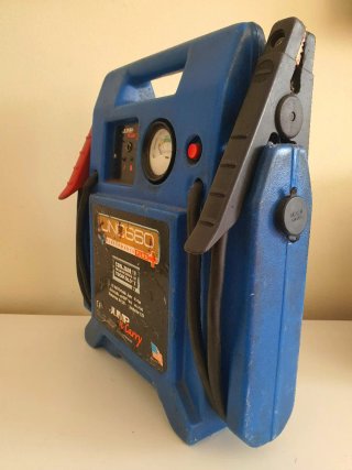Arrancador de Batería Jump'n Carry JNC660