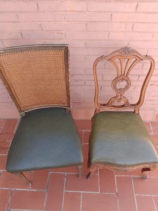 Sillas antiguas de madera y cuero