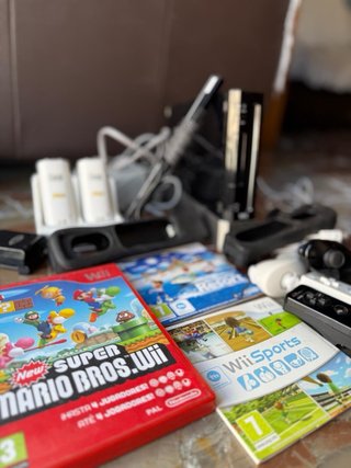 Nintendo Wii Negra + Mario Bros + Wii Sports