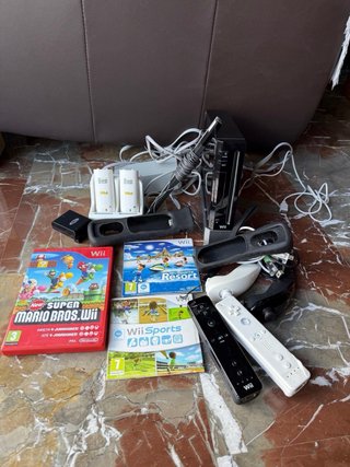 Nintendo Wii Negra + Mario Bros + Wii Sports
