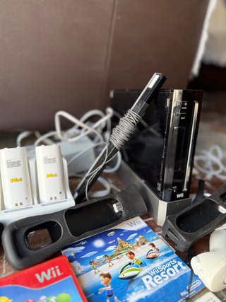 Nintendo Wii Negra + Mario Bros + Wii Sports