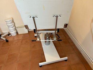 Silla/Camilla de estética reclinable blanca