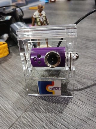 Mini cámara de escritorio morada
