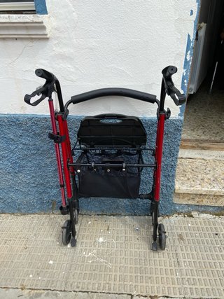 Andador para adulto con asiento y ruedas