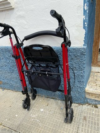 Andador para adulto con asiento y ruedas