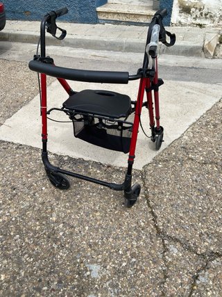 Andador para adulto con asiento y ruedas