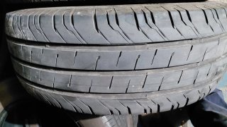 Neumático 215/55/17
