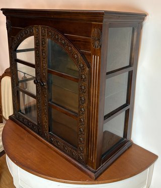 Vitrina Castellana Madera y Cristal