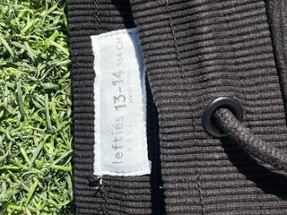 Pantalón negro Lefties