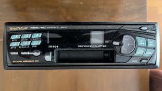 Radiocasete Alpine TDM-7582RM con cargador CD