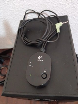 Subwoofer Logitech Negro