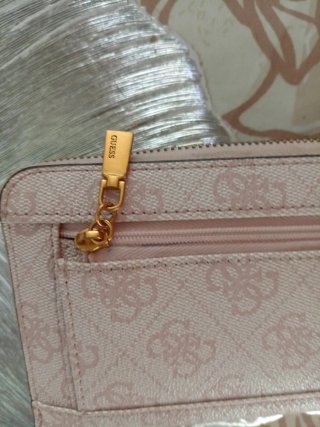 Monedero Guess Rosa y Beige
