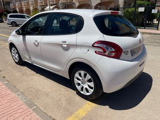 Peugeot 208 2014