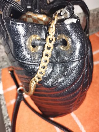 Bolso negro tipo saco