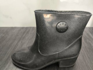 Botas de agua negras con tacón