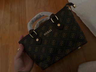 Bolso Guess Marrón y Dorado