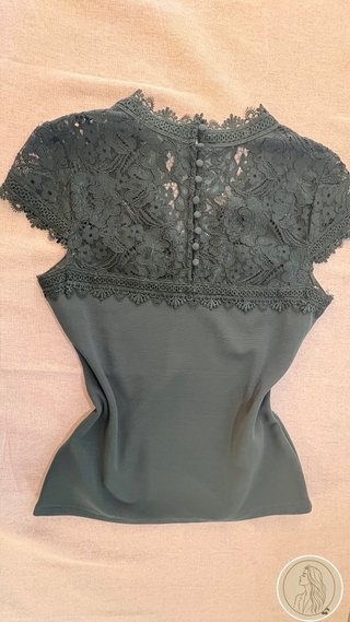 Camiseta H&M verde encaje