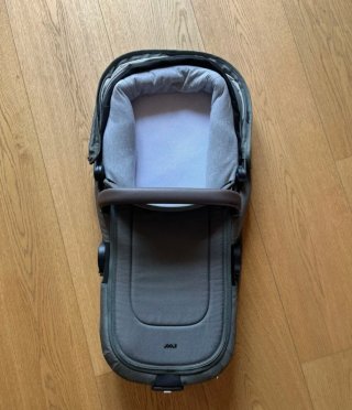 Silla de paseo Joolz Aer + Capazo (NO ENVIO)