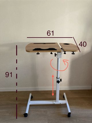 Mesa auxiliar con ruedas
