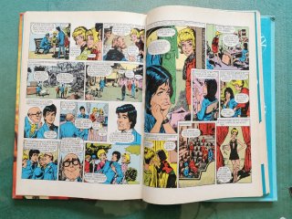 Libro-cómic de tapa dura Candy