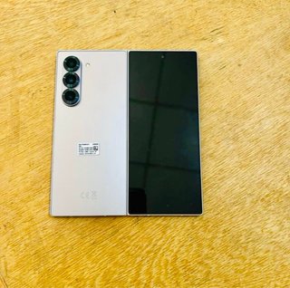 Samsung Z Fold 6 256GB Plata Como Nuevo