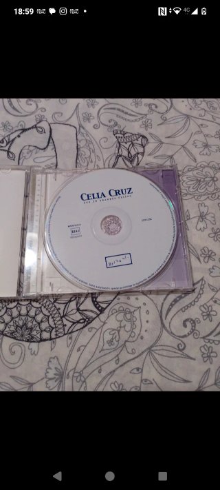CD Celia Cruz - Sus 20 Grandes Éxitos