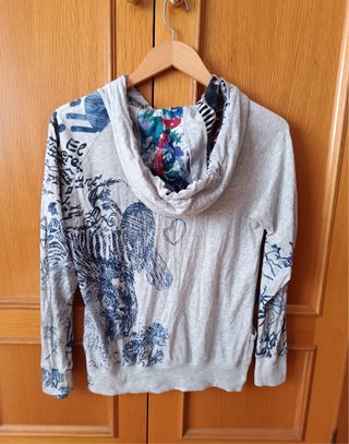 Chaqueta Desigual con Capucha